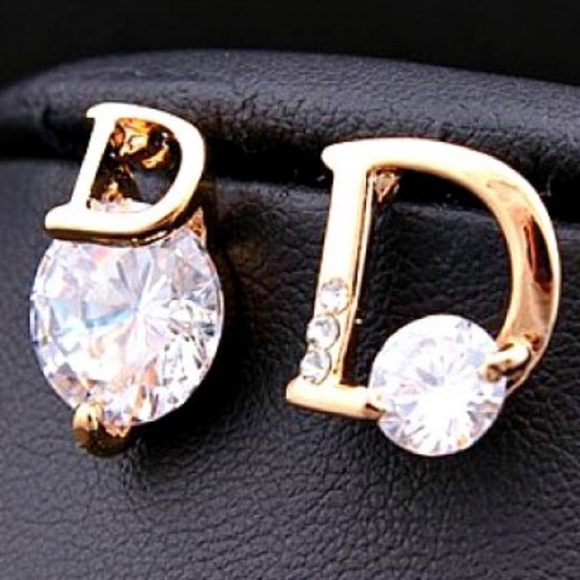 Stunning D-Letter Rhinestone Stud Earrings- Boho 1ct Round Moissanite 18K Plated - Picture 6 of 6